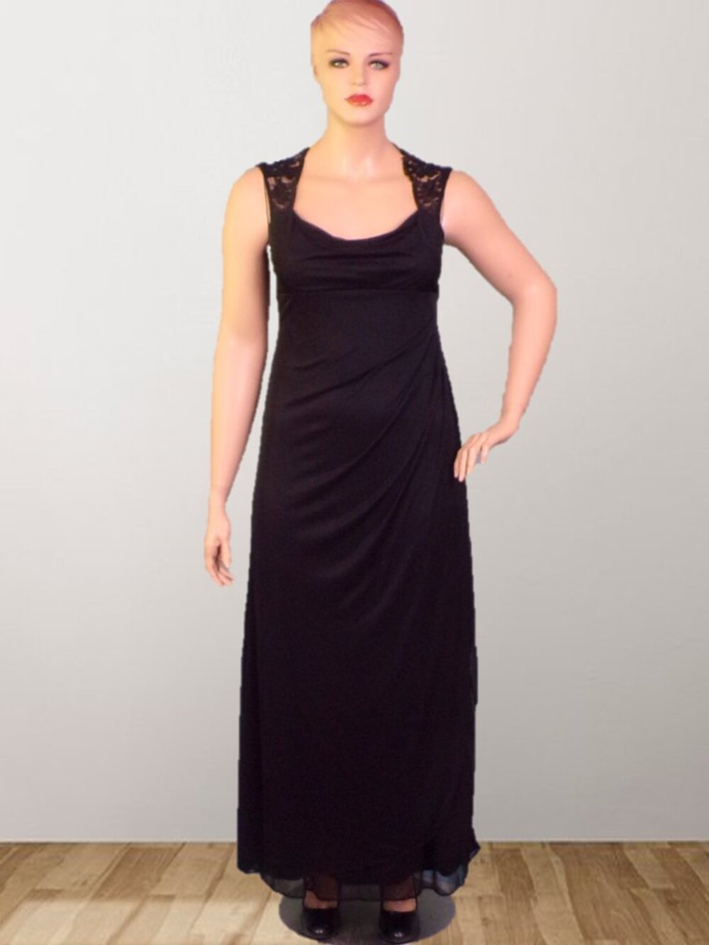 XSCAPE size 16 black full-length formal gown lace shouldrs 100% polyestr DC only